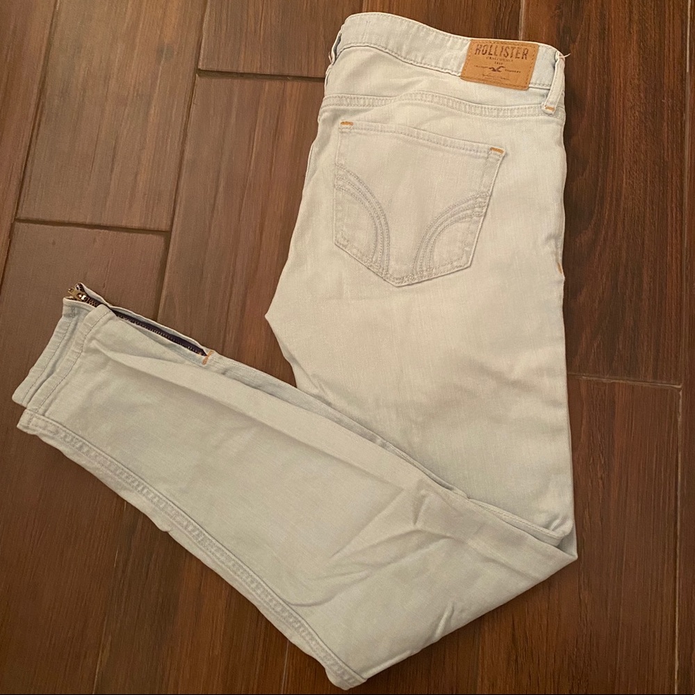 Hollister Light Wash Women’s Skinny Jeans